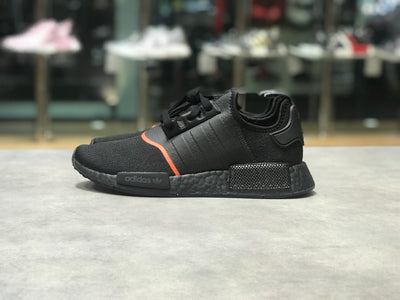 Review Adidas NMD R1 Core Black/Core Black/solar Red
