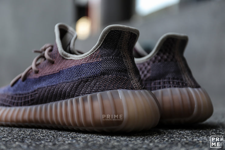 Yeezy 350 V2. FADE (H02795)